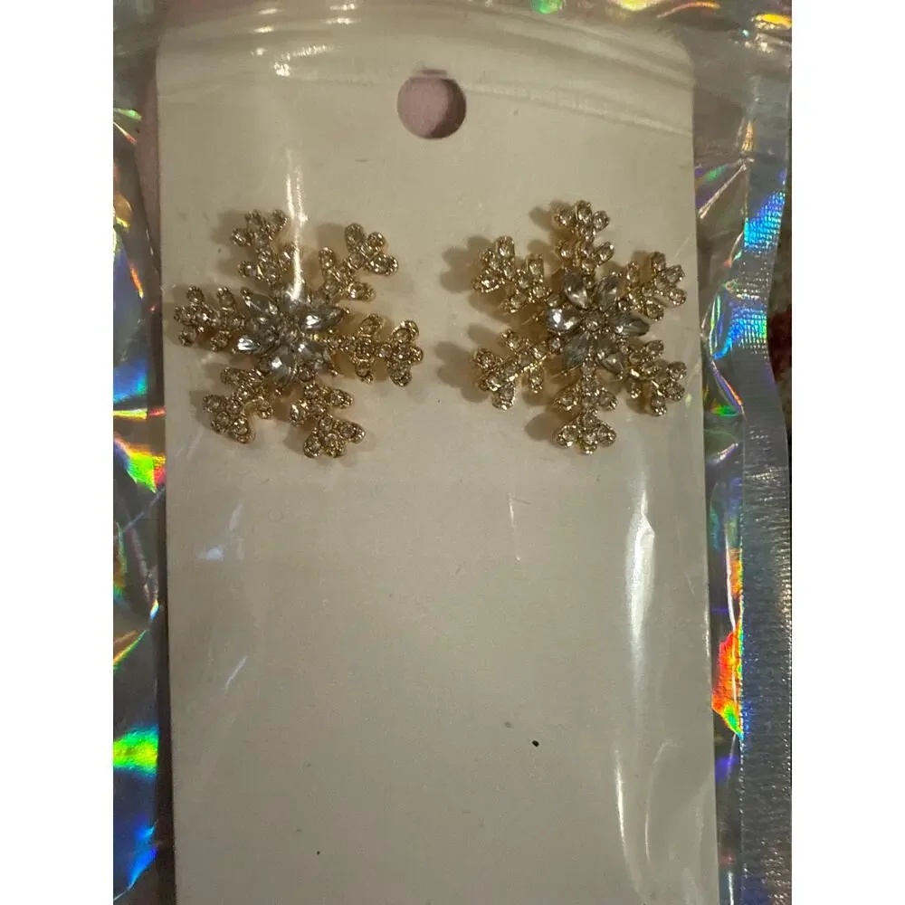 NWT Large Goldtone Snowflake Rhinestone Stud Earrings